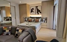 Urban Nest - Neon Homeotel -1 Km From Airport